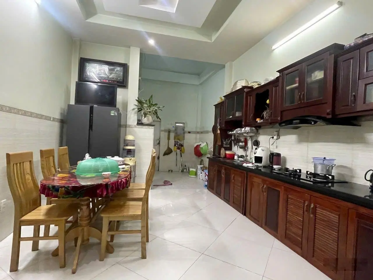 Nhà 2 lầu khu dân cư toa xe giá 4 tỷ 350 triệu