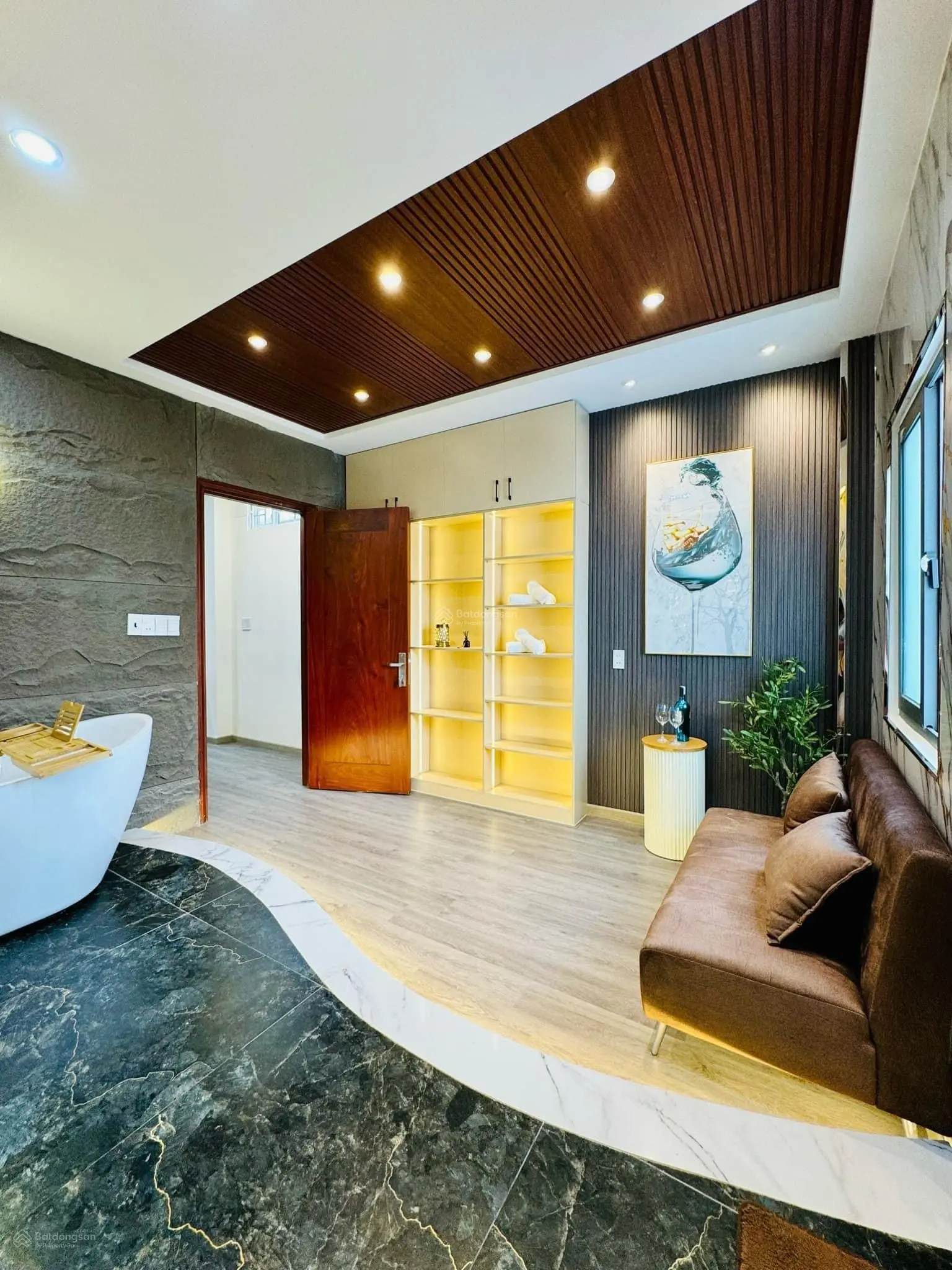 Nhà mặt tiền 5 tầng 7PN 8WC thang máy 4x21m Thống Nhất P16 Gò Vấp