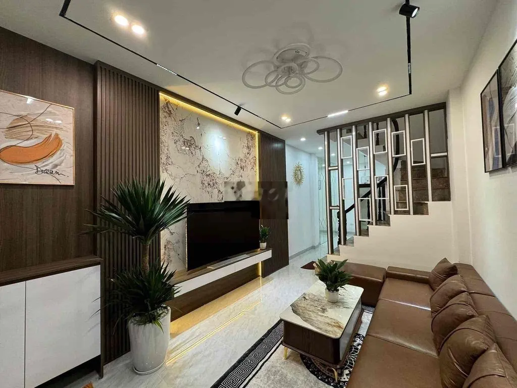 Bán Gấp!!! Nhà Nguyễn Văn Huyên 36m2*5 Tầng Sang Xịn Mịn.