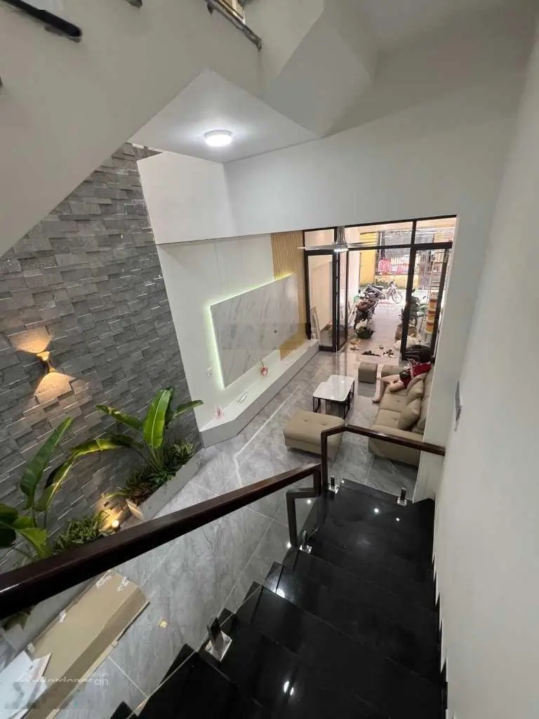 Nhà mới cứng - gara ô tô - 100m2 quá hiếm tại Trâu Quỳ - ô chờ thang máy - tiện ích bạt ngàn