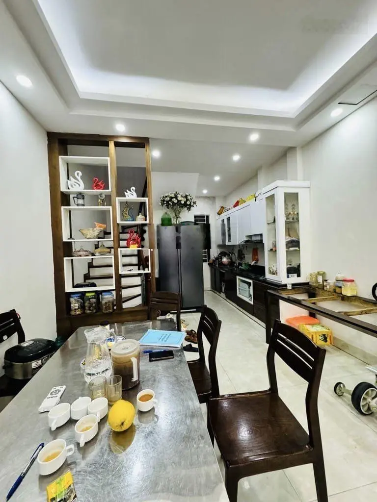 B.nhà Nguyễn Khánh Toàn - Phân Lô - Ô Tô - Giá rẻ - 2 Mặt Thoáng