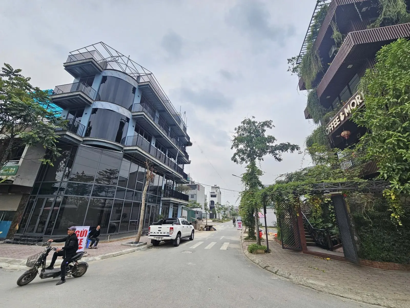 Bán nhà lô góc, Cổng Chợ Phủ, TT Quốc Oai, 1x tỷ, 80m2, vừa ở vừa KD, nhiều tiện ích