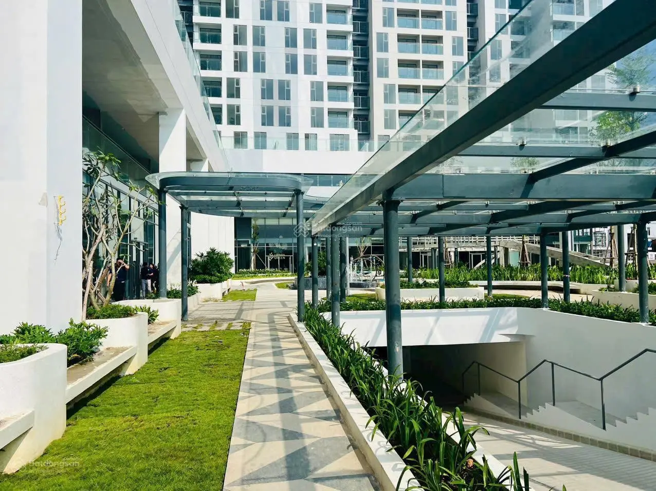 SOS. Căn ECO 2PN 66m2 giá 3tỷ9 full nội thất. Tốt nhất Urban Green T10. Inbox em Đại ngay