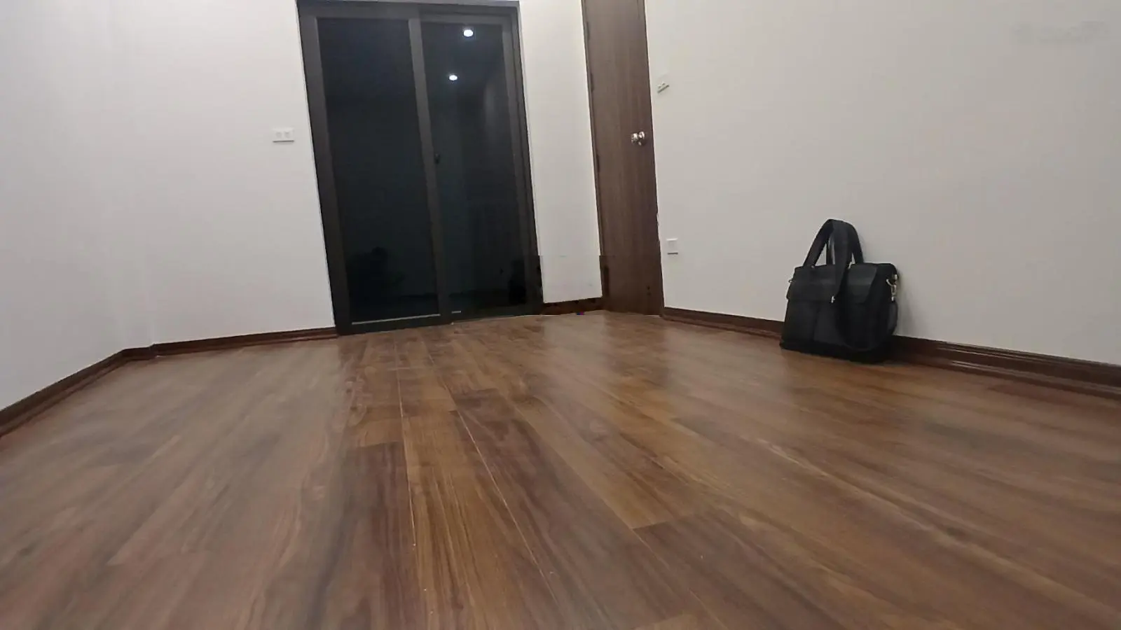 Bán gấp nhà gần chân cầu vượt Ngũ hiệp -70m2 x4 tầng , mỗi tầng gồm 2 ngủ- chỉ 5.19 tỷ,ô tô đỗ cổng