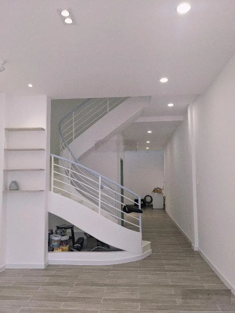 Chủ ngộp bán gấp nhà Nguyễn Văn Linh, Tân Thuận Tây Q7 80m2 4*20 - chỉ nhỉnh 6 tỉ còn thương lượng