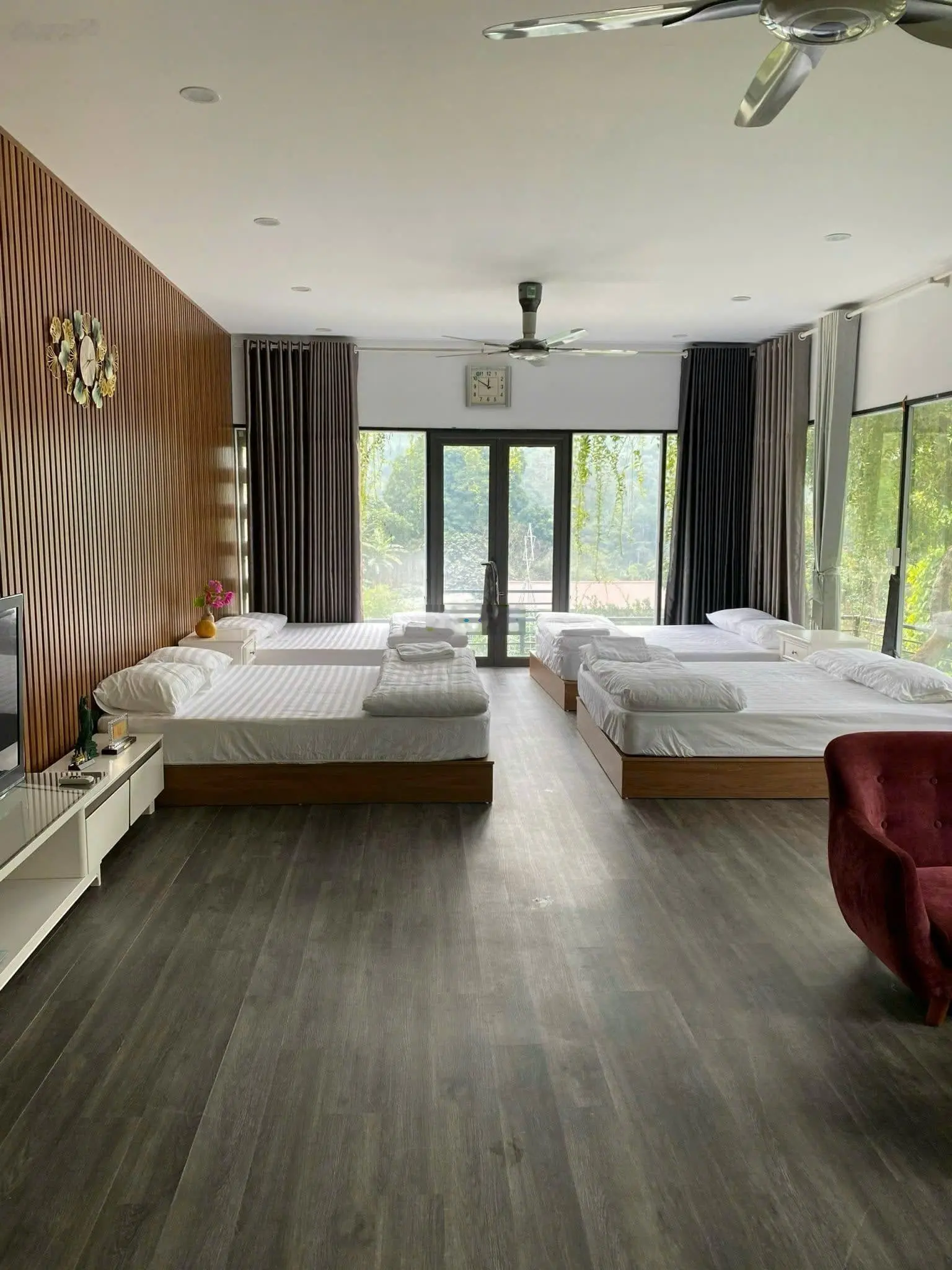 Cần chuyển nhượng khu retreat nghỉ dưỡng trong lòng TP Hoà Bình, 10,527m2, 14 tỷ
