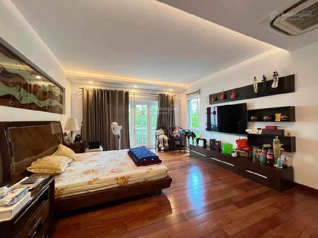 Chuyển sang nước ngoài, Bán biệt thự liền kề Minh Tâm. DT 90m2, x MT:10m, Giá: 25 tỷ.
