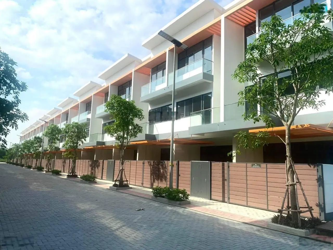 3.6 tỷ nhà phố Elite Life, 80m2, 3 tầng, đường 12m - LH: 0961706960