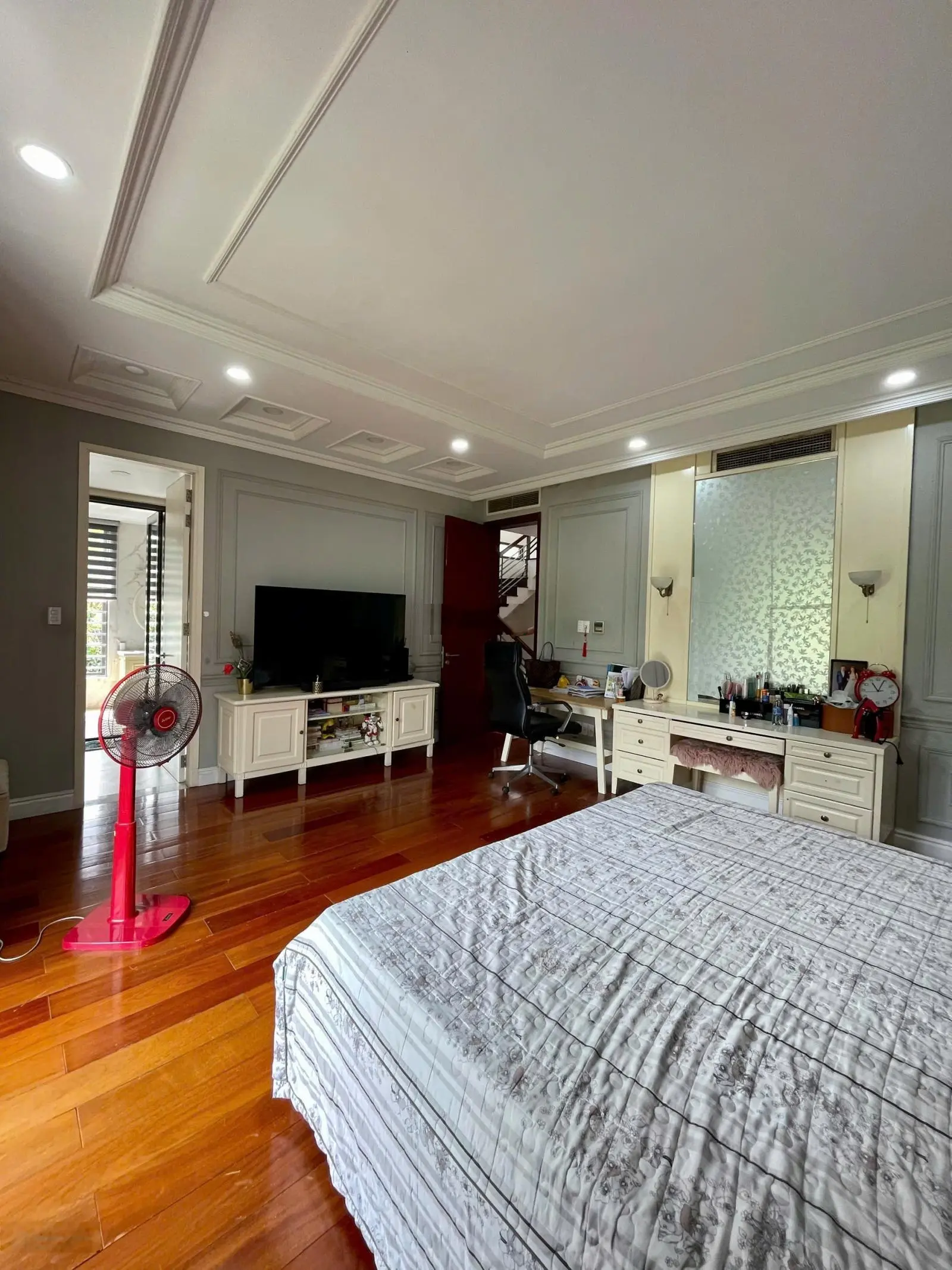 Bán biệt thự view sông, công viên 240m2 tại đường 61, Tân Phong, Q7, giá siêu ngộp chỉ 38 tỷ VND