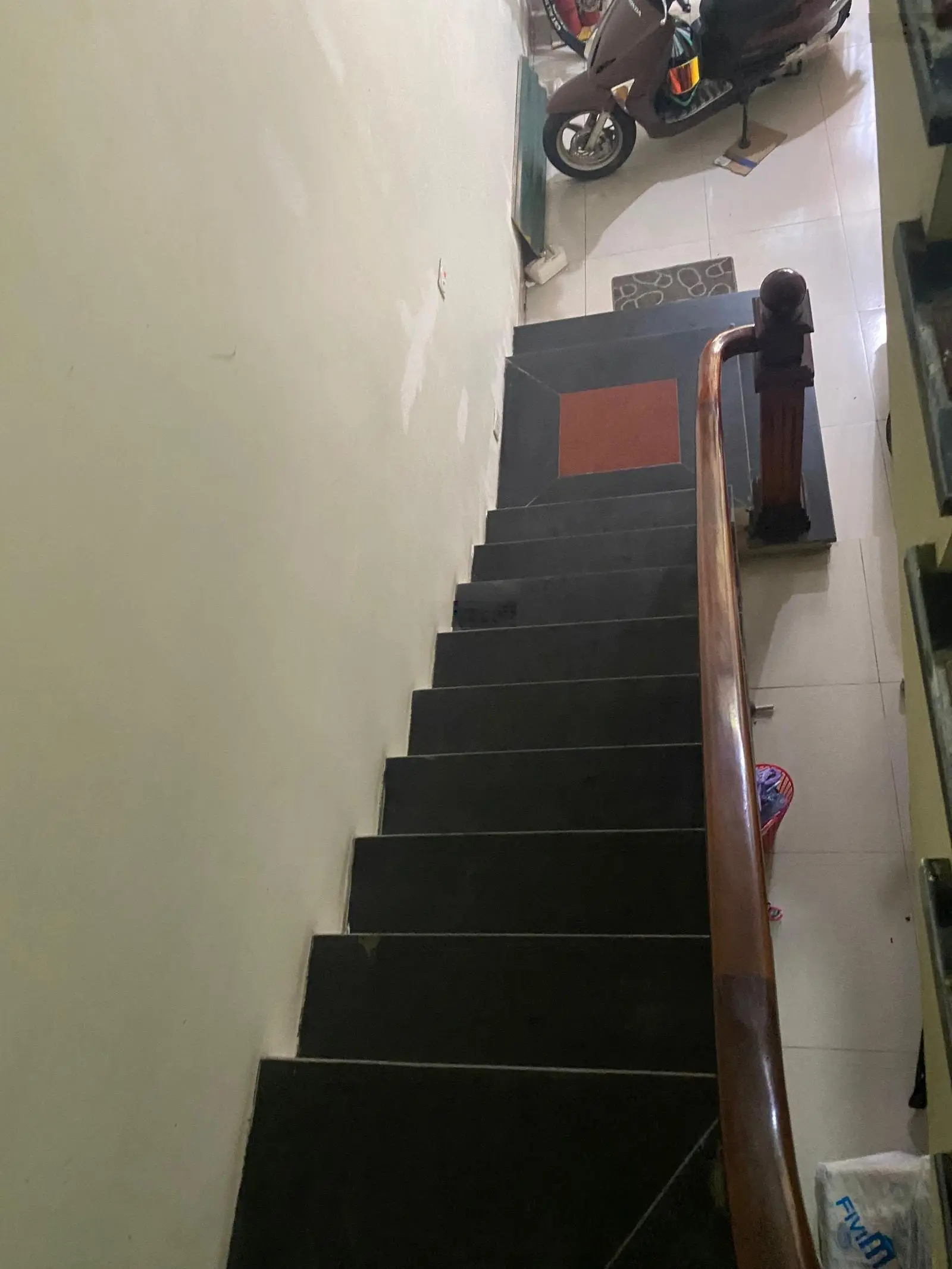 Bán nhà ngõ 9 Đặng Thai Mai, Tây Hồ: 74m2 x 5 tầng, mặt tiền 6m