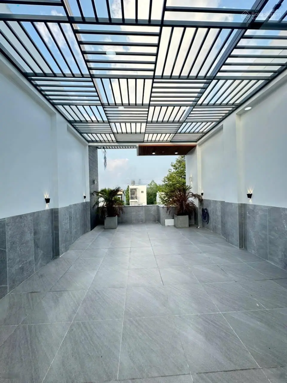 Nhà mới phố Nguyễn Xí, ô tô đỗ trước nhà. Khu nhà phân lô có dòng tiền 30tr/tháng 62m2 chỉ 9.5 tỷ
