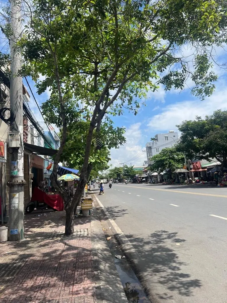 Nhà lầu mặt tiền Huỳnh Tấn Phát Phú Xuân Nhà Bè 4,4*30m, sổ hồng 10,5 tỷ, giá còn TL mạnh