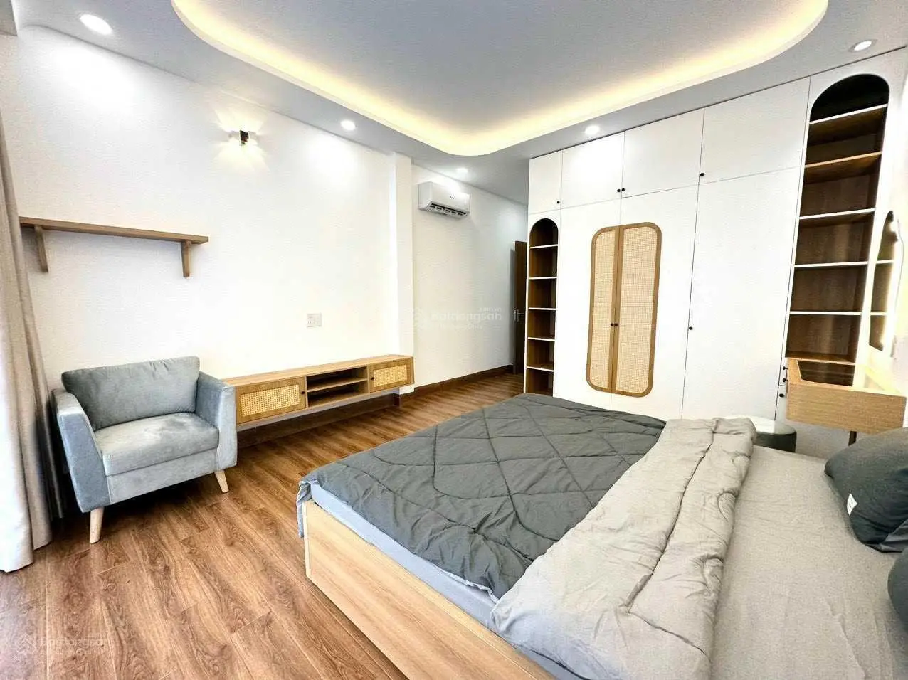 Nhà 2 mặt tiền hẻm ô tô đường Hoàng Việt P.4 Tân Bình tách được 2 căn giá tốt nhất Lúc Này