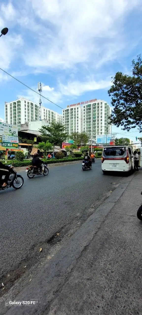 Bán nhà Tôn Thất Thuyết Quận 4. DT 120m2 -Giá 15 tỷ - 5.5m x 20m. 2 Tầng. View công viên ,view sông