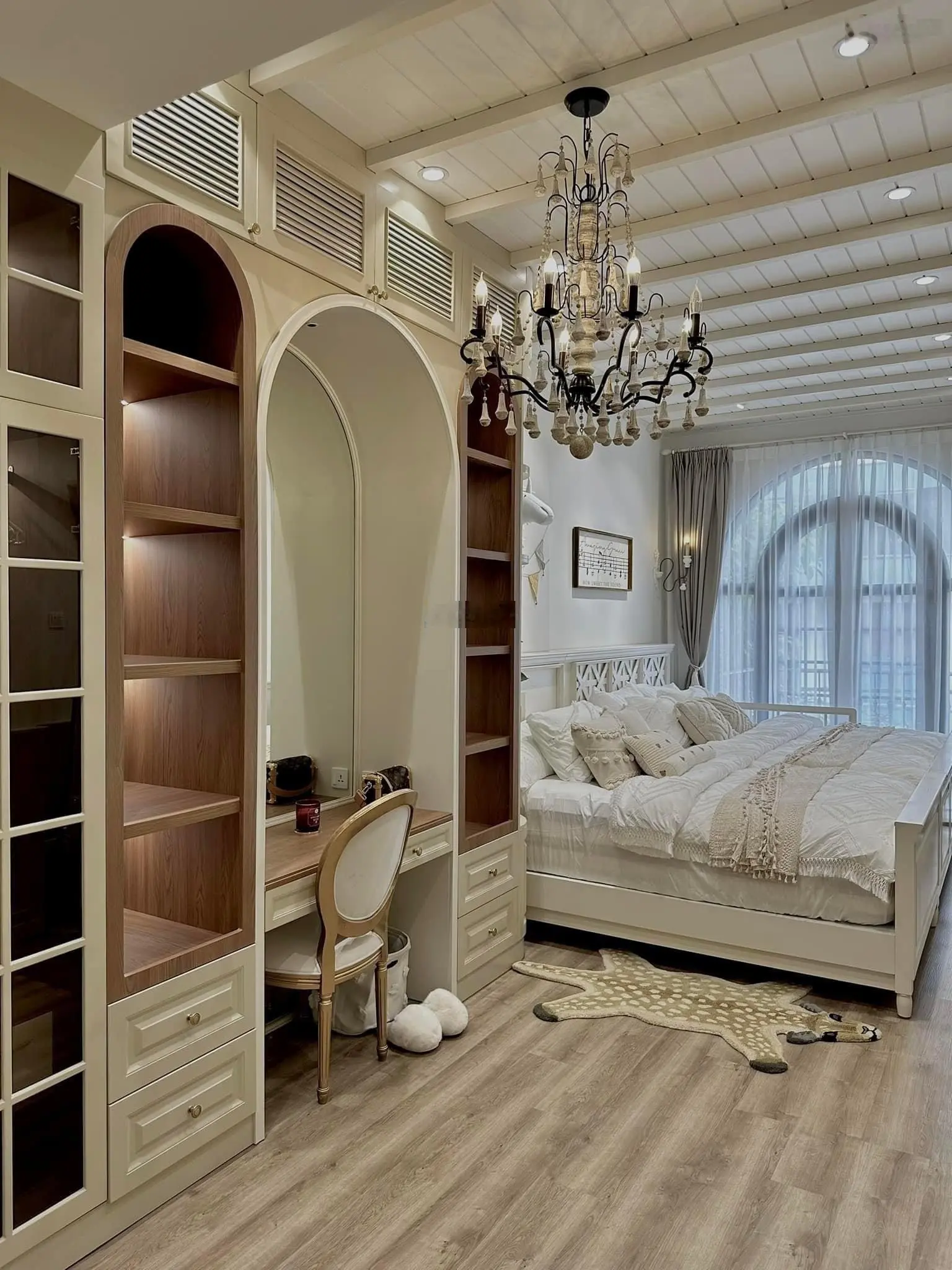 Bán 2 mặt tiền 4 tầng ngay phố tây Nguyễn Thiện Thuật, Nha Trang
