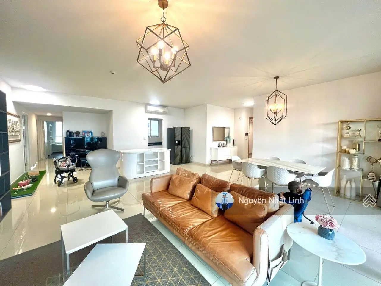 Chủ gửi bán Siêu phẩm 4PN, tầm nhìn toàn cảnh sông và city, nội thất siêu đẹp - giá chỉ 17 tỷ bp