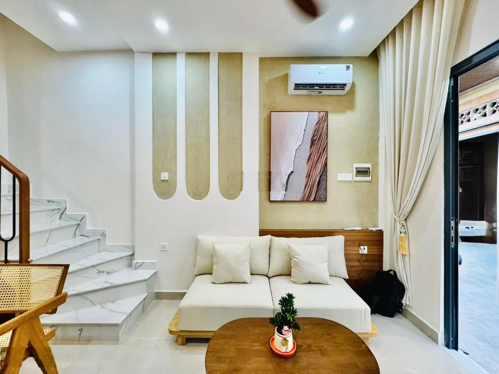 Hoa hồng 50tr - Bán nhà Nguyễn Công Hoan - P7 - PN - 27m2 - 4,38 Tỷ