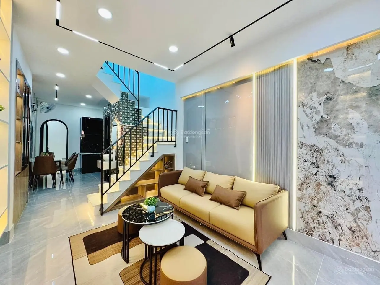 Nhà đẹp ngay trung tâm chỉ 3.65 TỶ, MT Lê Hồng Phong, phường 10, Quận 10, 3PN - 3WC, sổ hoàn công