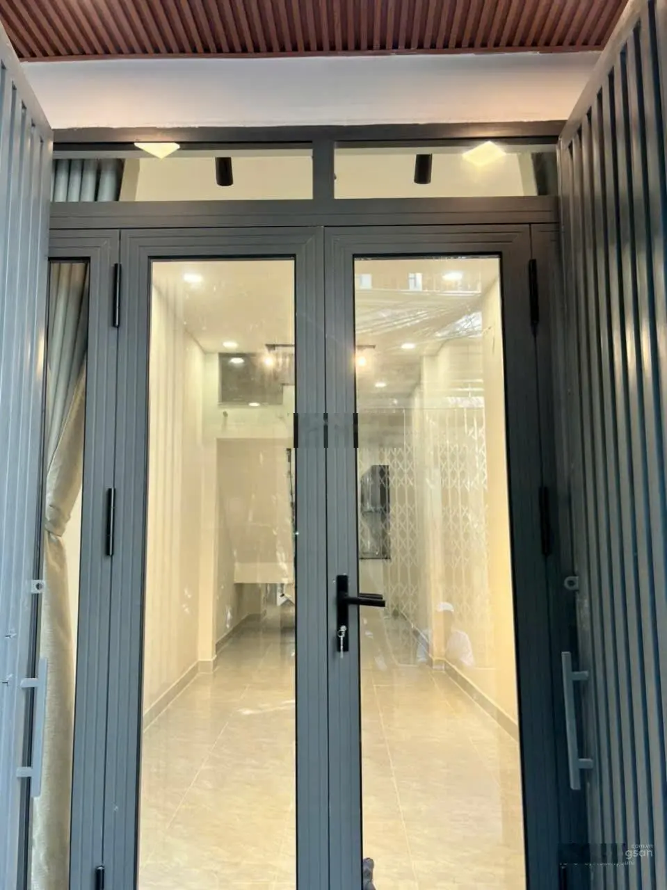Rẻ nhất Tân Bình 2tỷ98! Vừa ở vừa KD buôn bán nail, Spa..