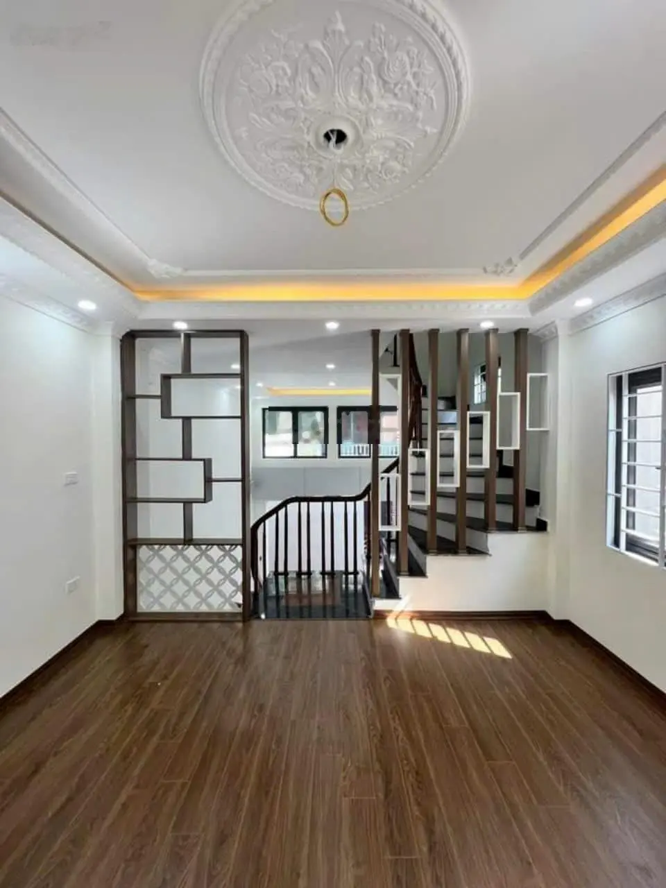 Bán nhà Liên Mạc ôtô đỗ cổng 5 tầng xây mới giá nhỉnh 3 tỷ, LH Mr Duy 0979 376 ***
