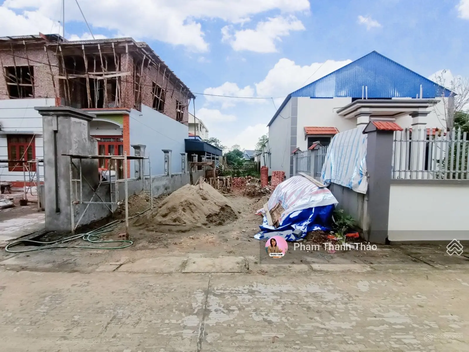102 hiếm có! Chính chủ bán gấp bán 160m2 Hiền Ninh Sóc Sơn trục chính, 2 ô tô tránh nhau. Giá rẻ