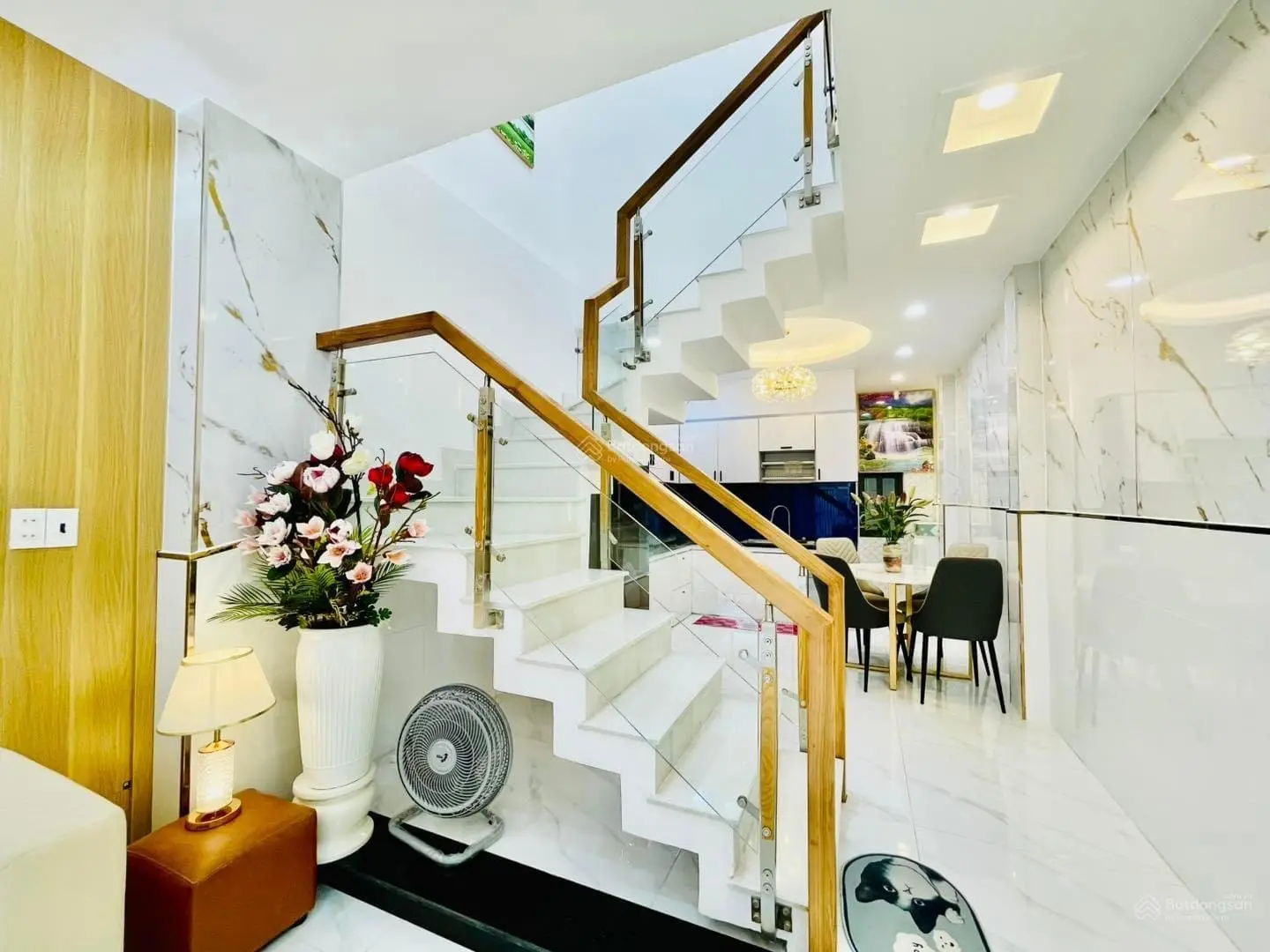 Còn sót cuối năm!! Nhà HXH Trần Văn Đang, P11, Quận 3. DT 39m2, Giá 2tỷ350, nhà đang trống, SHR