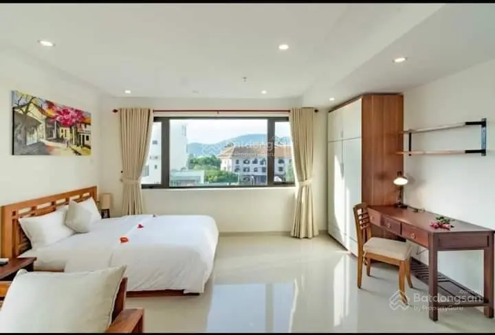 Bán toà khách sạn & căn hộ mặt tiền đường lê thước vị trí sát biển .