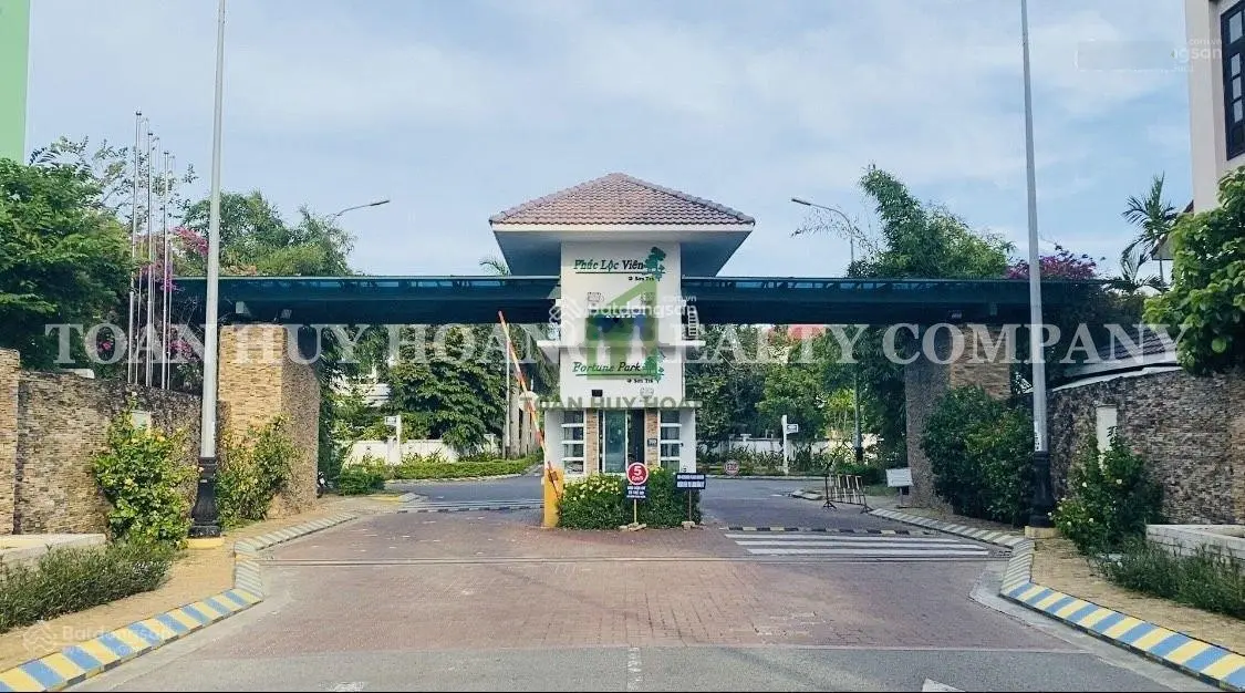 Bán biệt thự 4 phòng ngủ Phúc Lộc Viên 288m2 giá 24 tỷ - Toàn Huy Hoàng