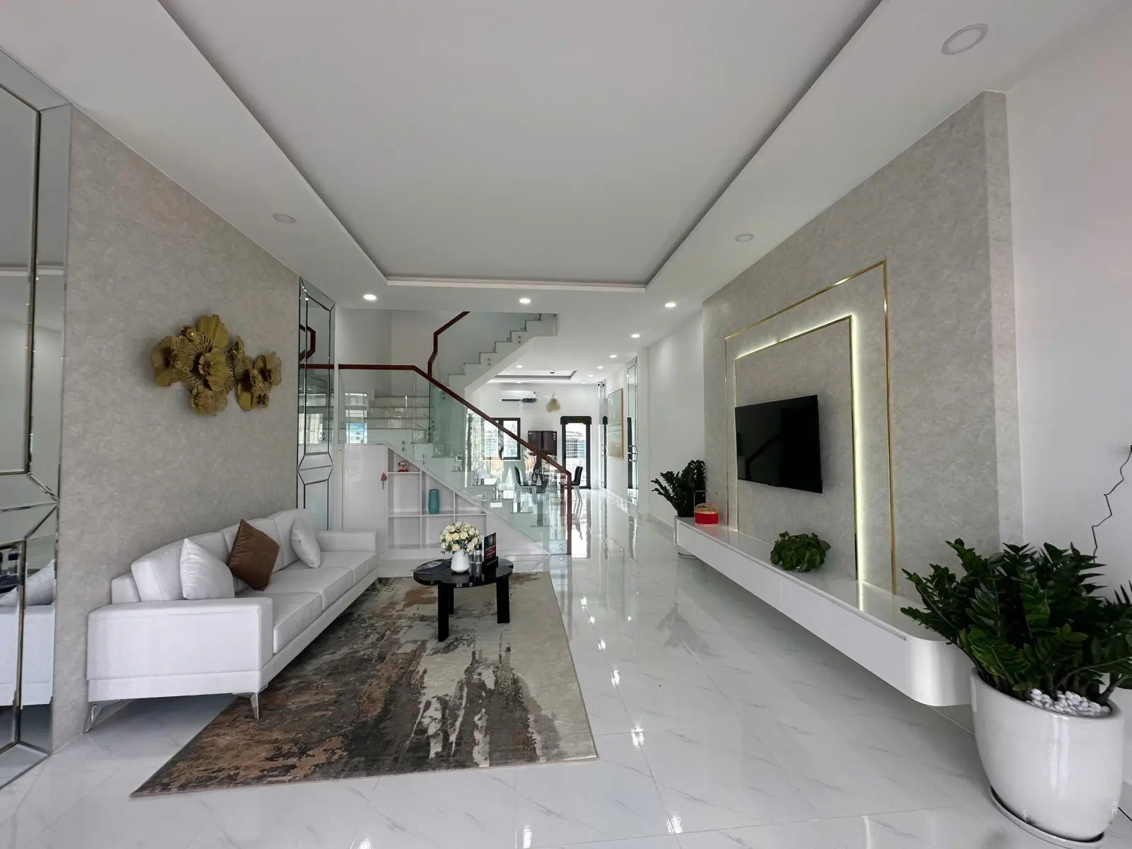 Nhà phố Gia Khải Luxury đối diện chợ An Điền, mặt tiền đường sạch đẹp rộng 42m