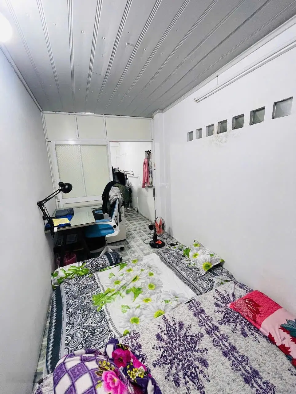 Nhà bán giá rẻ chỉ 2.1 tỷ, hẻm xe hơi hơn 3,5m, Q. Bình Thạnh giáp Quận 1