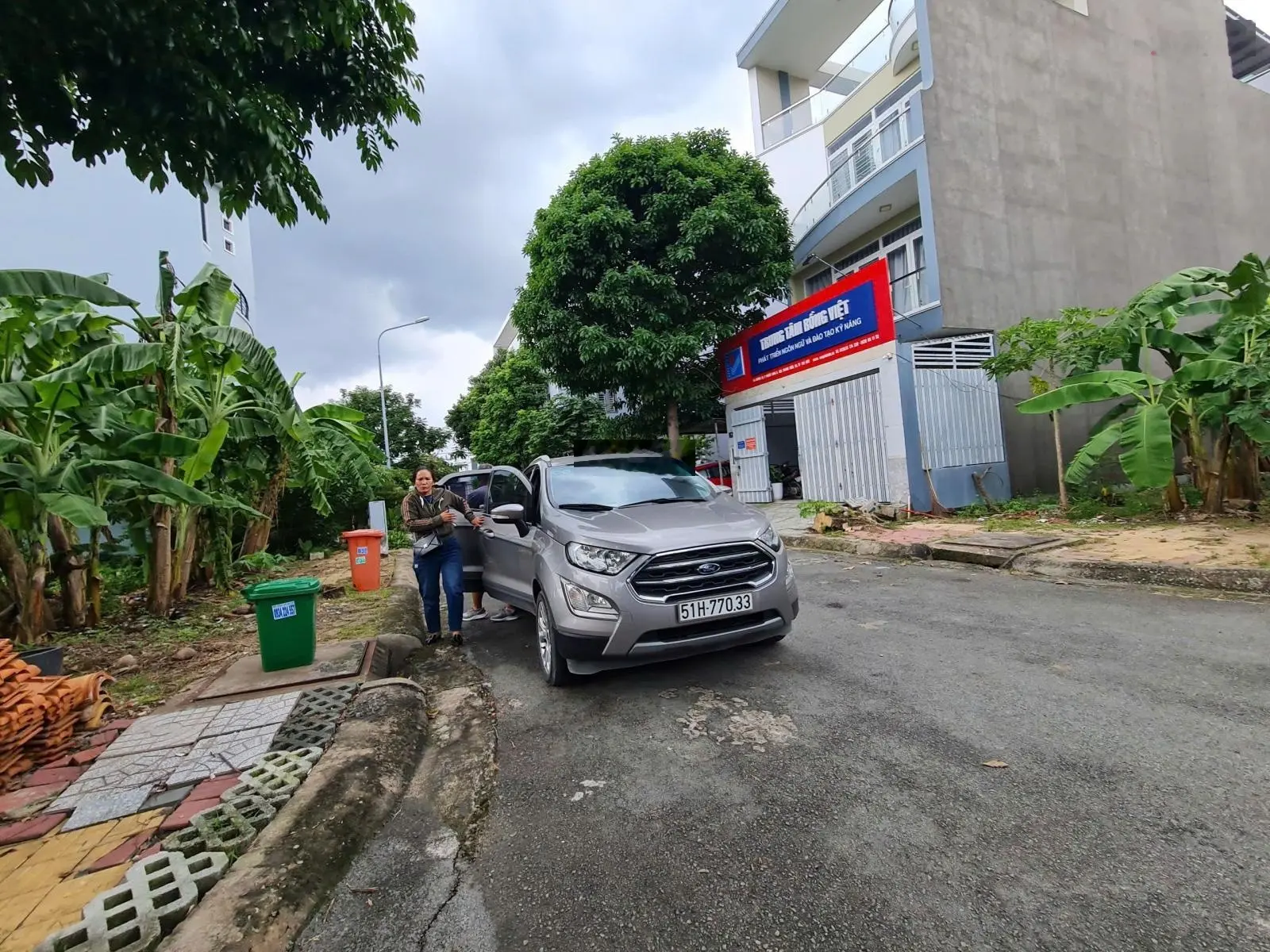 Lô đất góc 2 mặt tiền KDC Khang Điền, Phước Long B, Quận 9. Dt: 163m2/13 Tỷ.