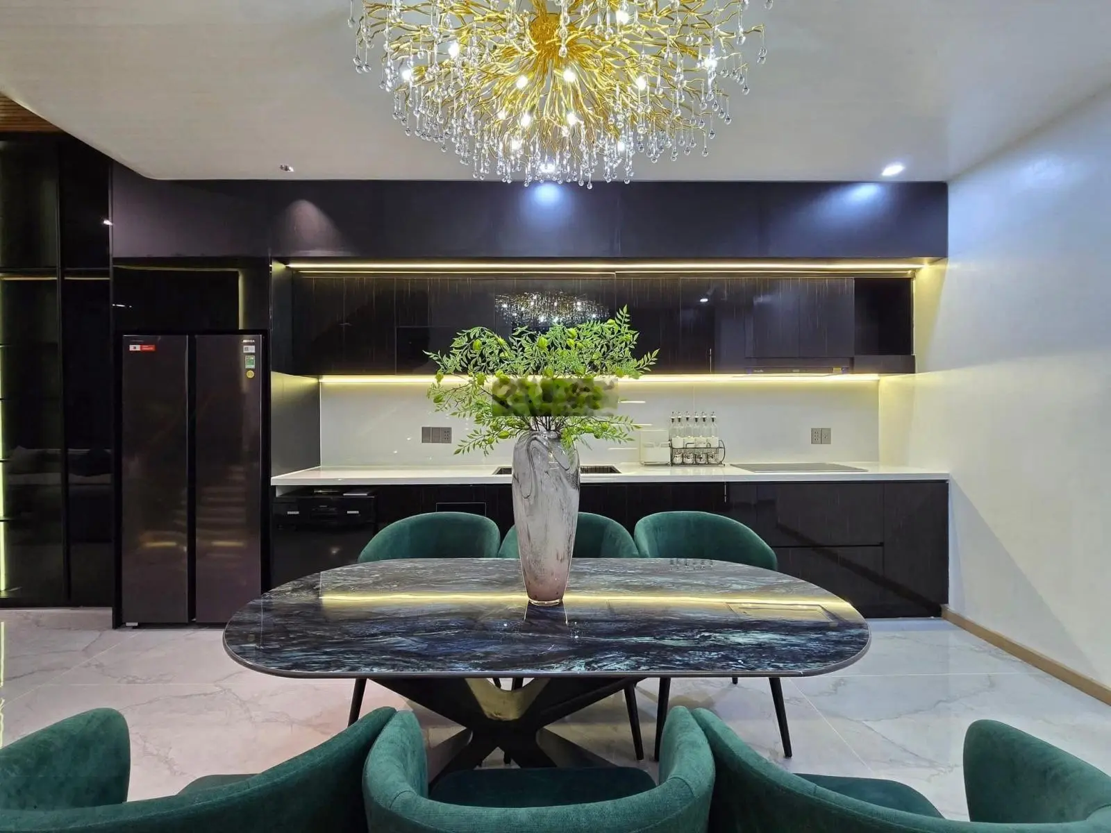 Nhà 3 tầng mt đường chúc động hoà minh.lc