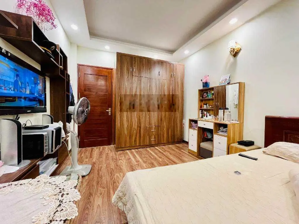Bán nhà đẹp Nam Đồng, ô tô gần, an sinh đỉnh, nhà đẹp nội thất xịn, ở + cho thuê, 45m2 chỉ 6.3 tỷ
