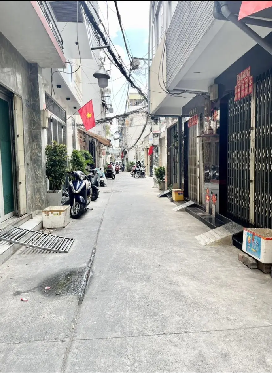 Bán nhà phố Hòa Hảo, 9,7 tỷ, 65m2, 4 tầng, 8PN, 8WC, Q10, HCM