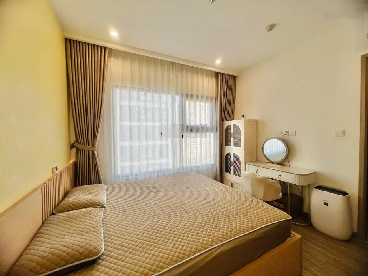 Chính chủ bán căn 3PN 75m2 tòa S402 Vinhomes Smart City Tây Mỗ full đồ sẵn sổ. Giá: 4,4 tỷ bao phí