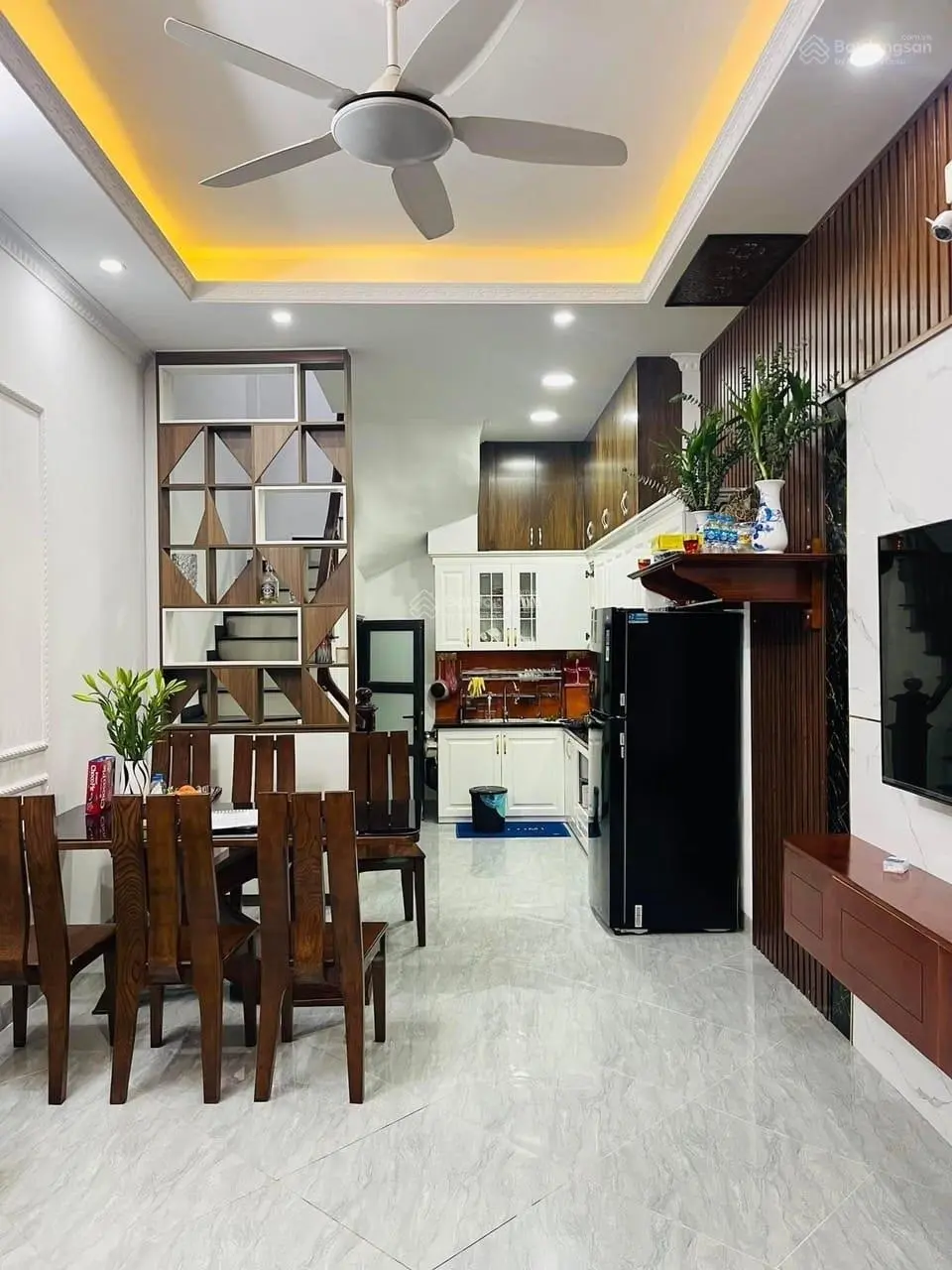Bán nhà Di Trạch 5 tầng - 35m2 - sát đường lớn - giá chỉ 3 tỷ 78 - khách mua ở ngay