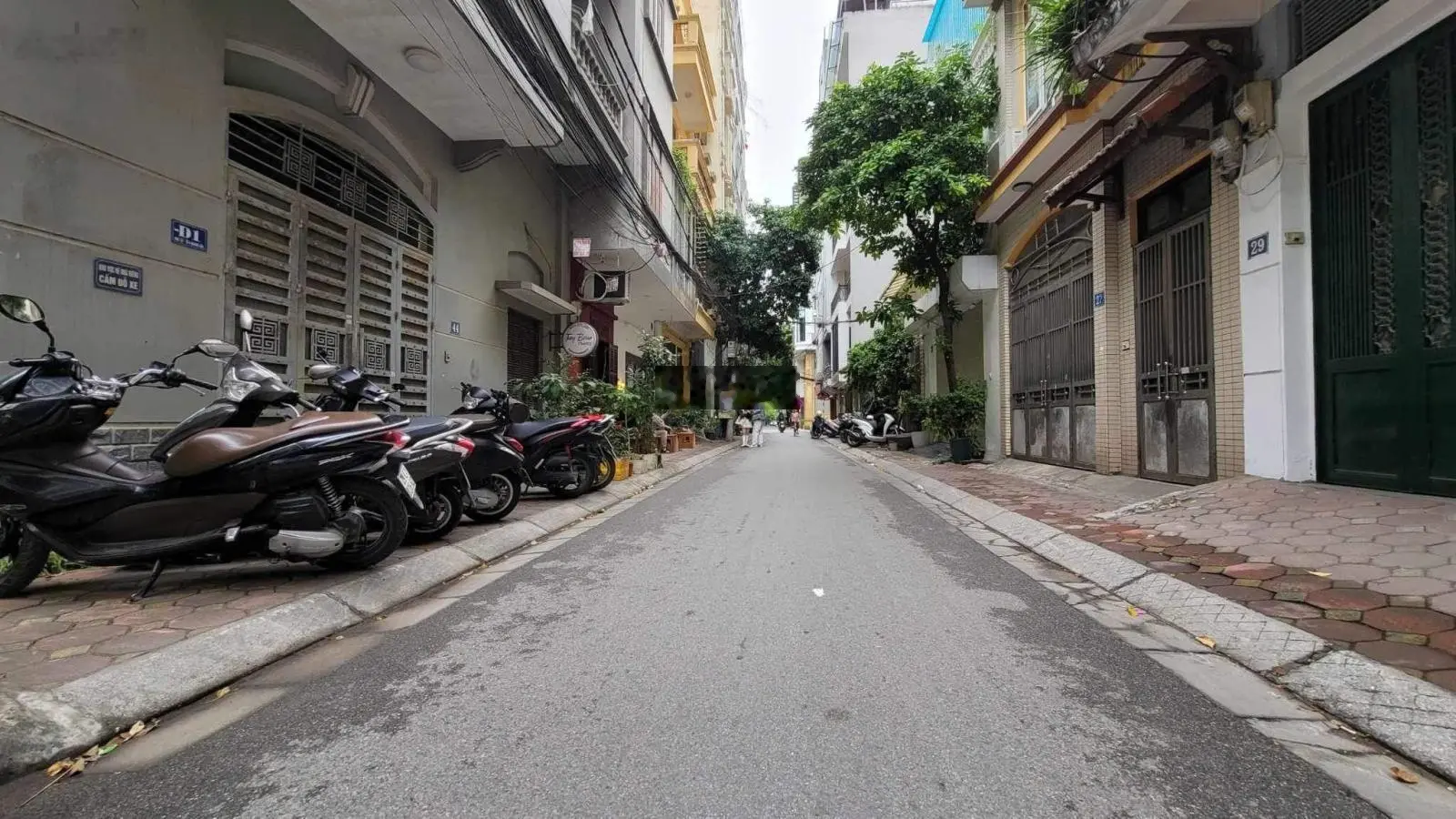 Bán nhà Hoàng Cầu đằng sau Quận Uỷ ĐĐ - căn góc 75m x 5tầng. Khu VIP - nhà vô cùng lộc. Chào 33,5tỷ