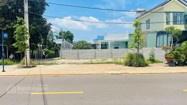 200m2 góc 2 măt tiền đường quy hoạch số 2 thị trấn Đất Đỏ ngang 16m phù hợp làm mặt bằng kinh doanh