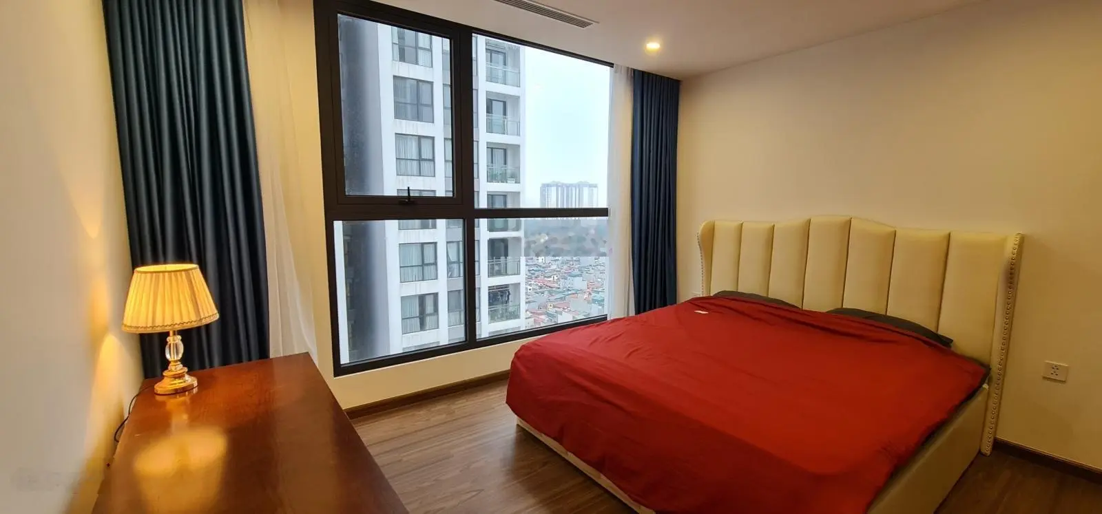Bán căn hộ Vinhomes West Point. Căn hộ 3PN BC Đông nam. Giá 8.5 tỷ. LH: 0936 031 ***