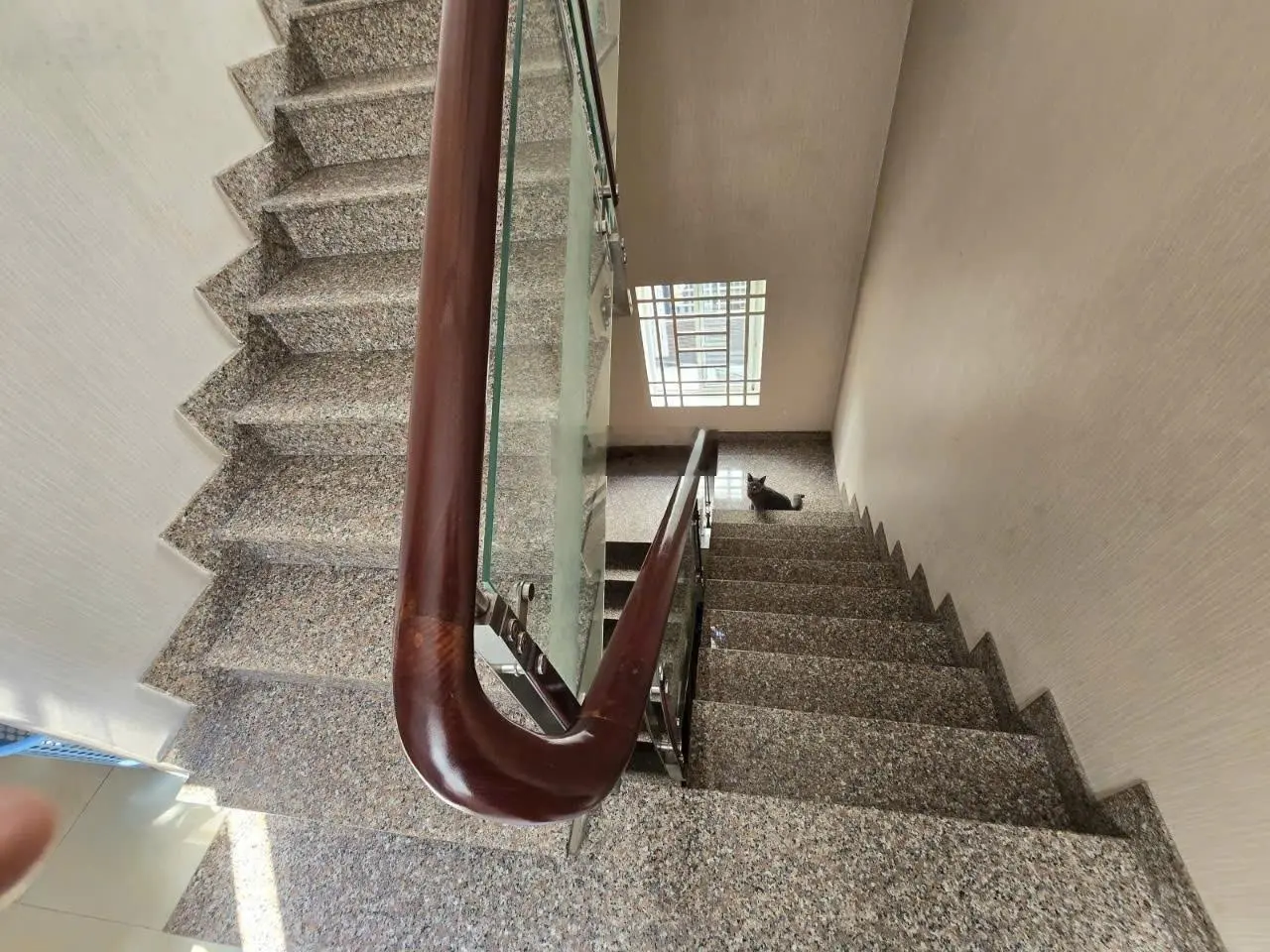 Bán nhà 3 tầng, sát MT Hoàng Diệu 2, ngay Vincom Võ Văn Ngân - Thủ Đức, lô góc HXH 6m, giá hơn 8 tỷ