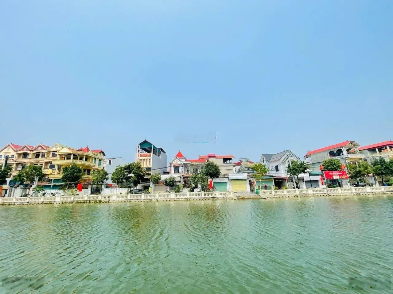 nhà 3 tầng mới tinh về ở vị trí tiện ích đẳng cấp miễn bàn DT 44m đường thông oto Đại mạch ĐA-HN
