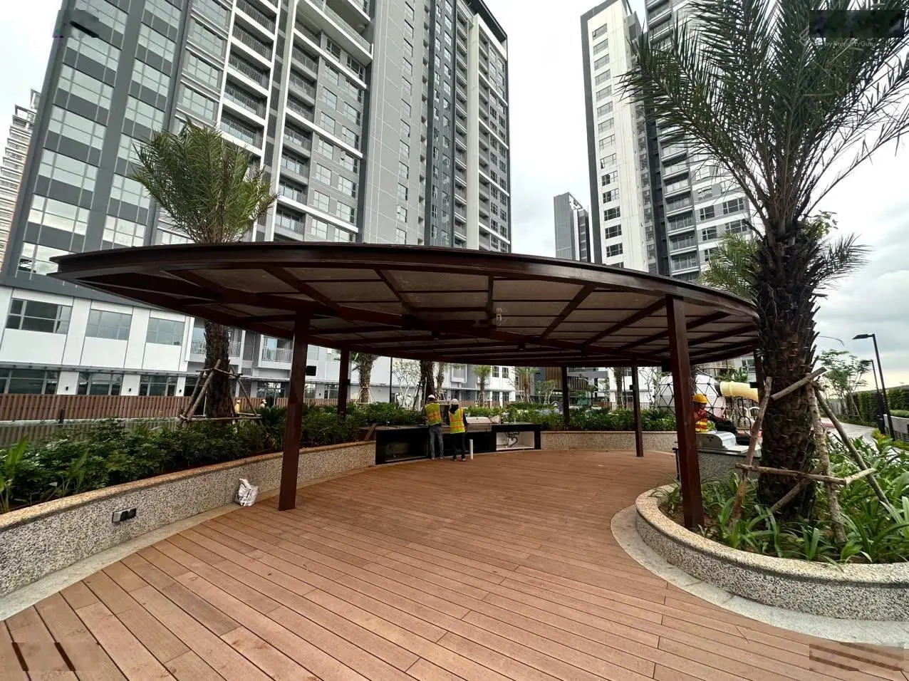 Celesta Rise - Hot Căn 2PN 80m2 view hồ bơi giá 4,160 tỷ. Rổ hàng chuyển nhượng 70 căn.