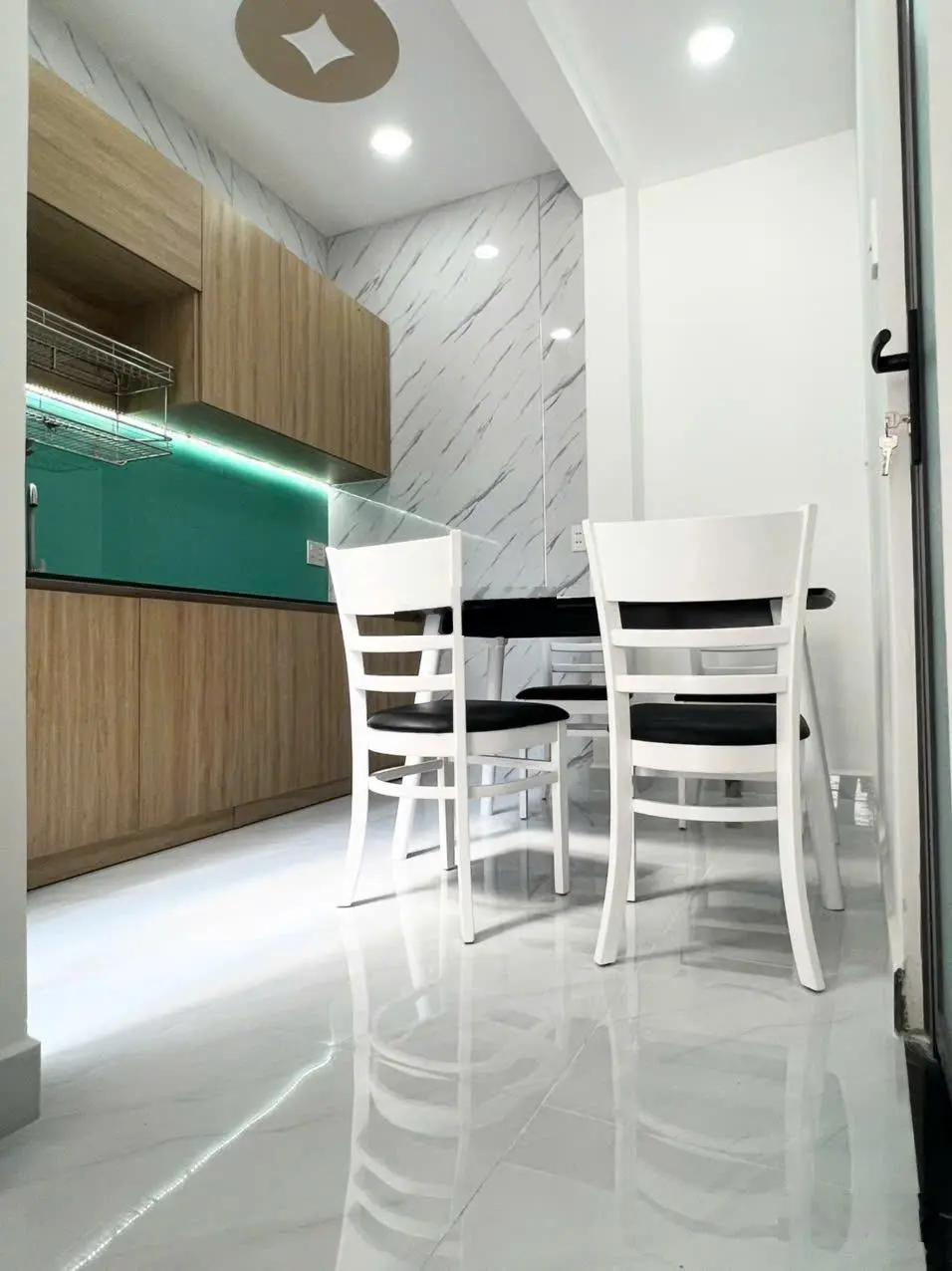 Bán nhà Đình Phong Phú, TNP B, Q9, Tp.Thủ Đức. DTSD: 90m2, 2lầu, SHR, hoàn công, nở hậu, nhà mới