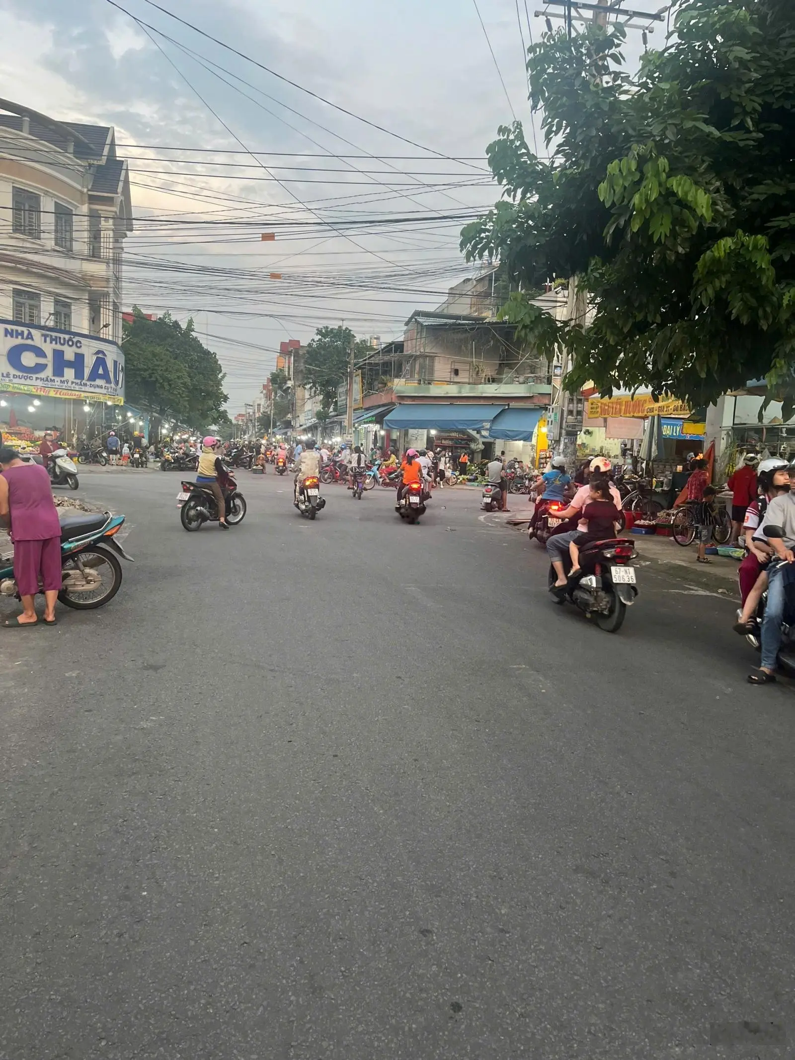 Bán gấp nhà và dãy trọ kinh doanh buôn bán thu nhập cao giá rẻ