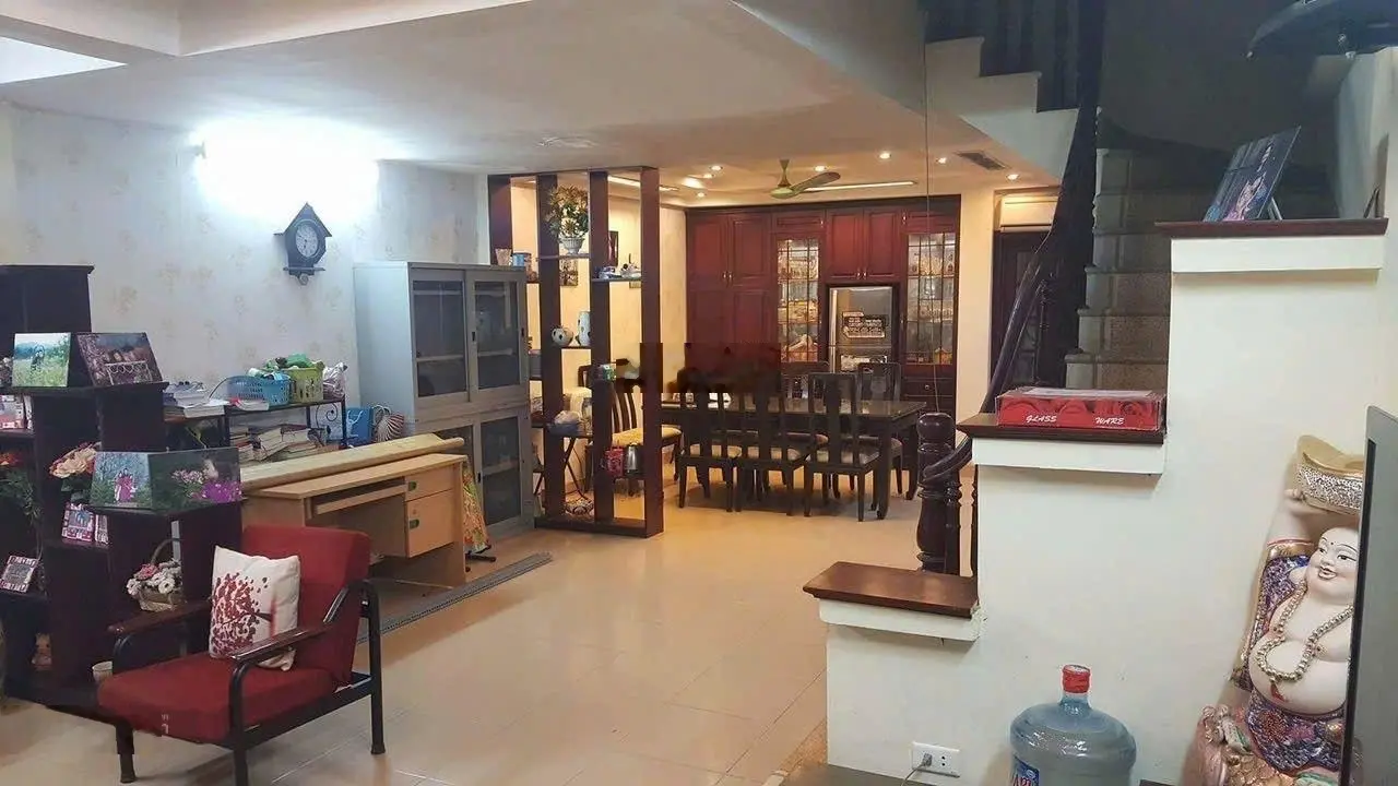 Nhà đẹp, giá rẻ 10PN, 75m2, 7 tầng, mặt tiền 5.3m. Giá sinh viên