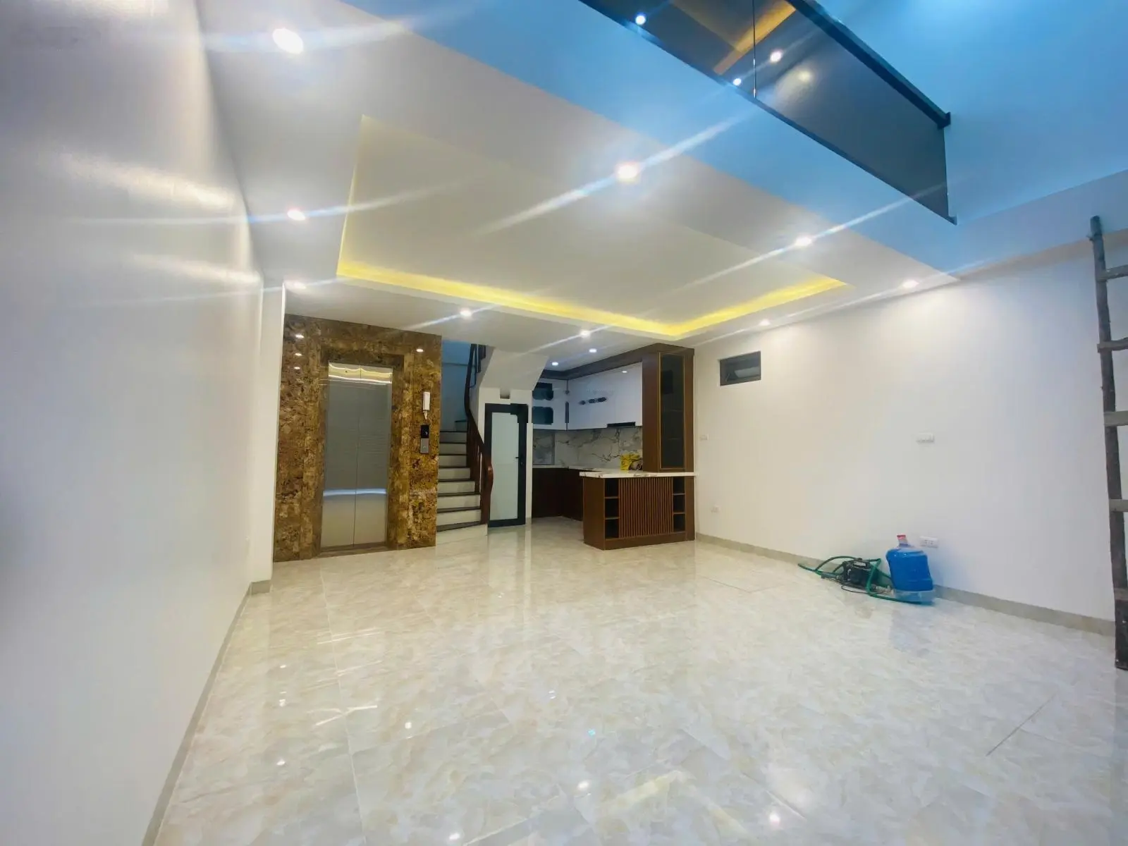 Bán nhà xây mới ngõ 639 Hoàng Hoa Thám, Ba Đình diện tích 35m2x5 tầng, gần phố, giá chỉ 6.2 tỷ