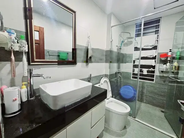 Siêu phẩm pháo đài láng -dt44m-5tầng-mt4m-9tỷ.