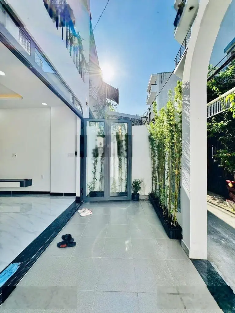 Siêu phẩm - gần đại học công nghiệp - lý thường kiệt - ngang 4.5m.