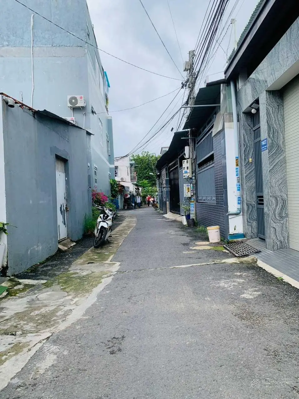 Bán đất tặng nhà cấp 4 trung tâm TP TDM, đường xe tải gần ngã tư Lê Hồng Phong