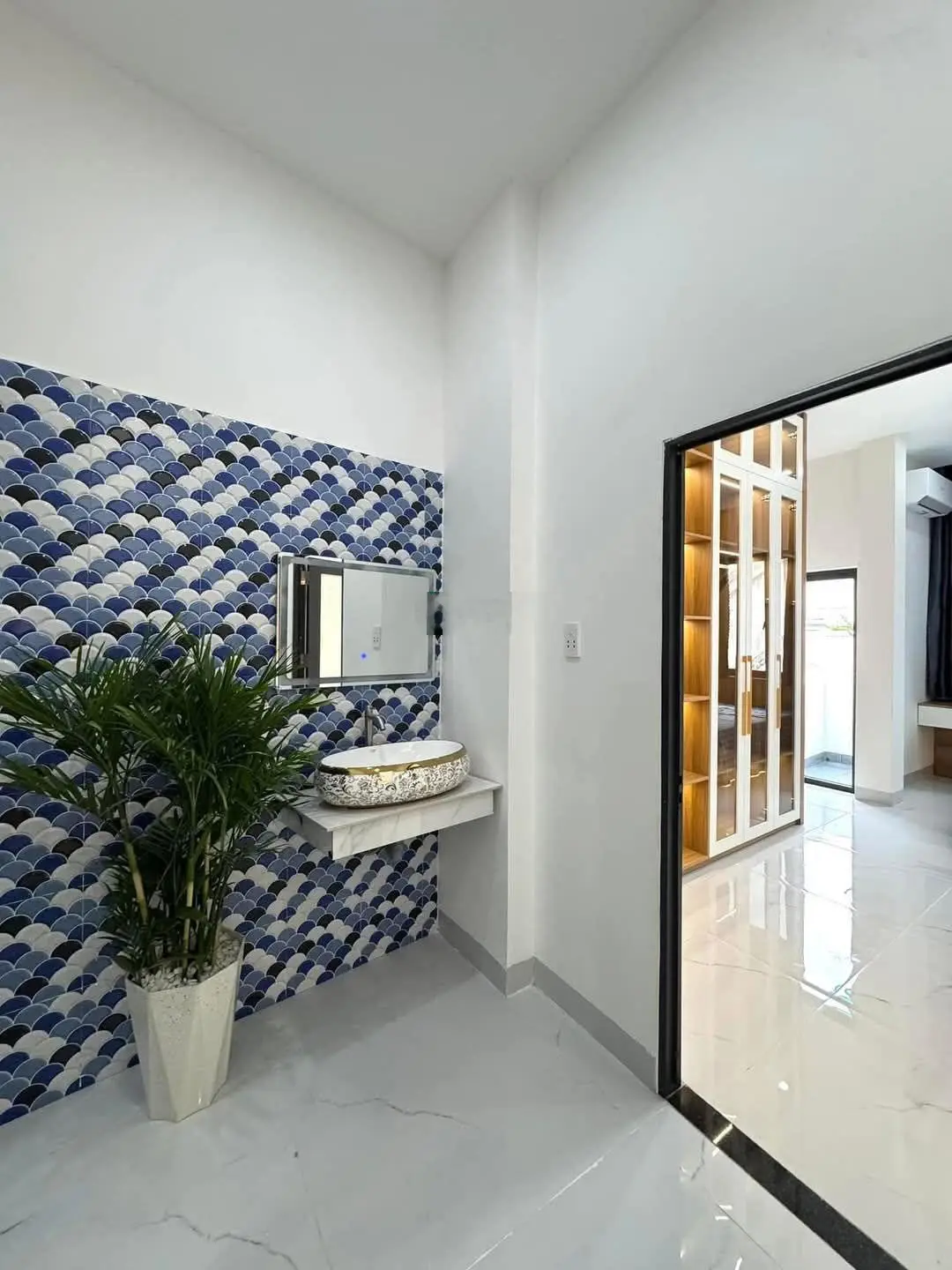 Bán gấp nhà đẹp gần chợ Bình Chánh, 1,54tỷ/70m2, 1 trệt 1 lầu, sổ sách đầy đủ